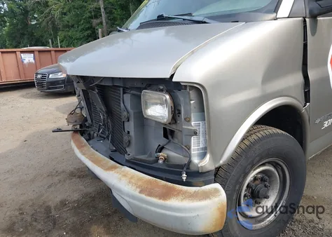 2001 Chevrolet Express G3500 из США, поврежденный, VIN 1GAHG39R211200819